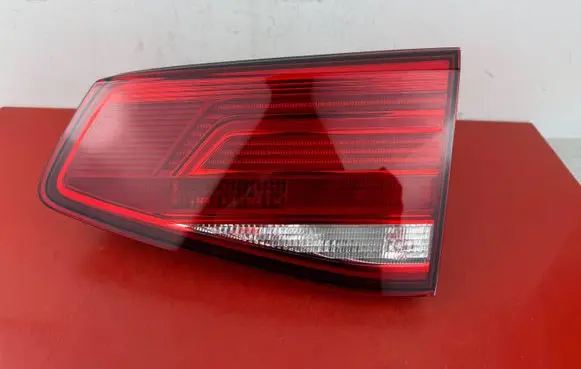 Volkswagen PASSAT B8 Tailgate rear/tail lights 3G9945094E