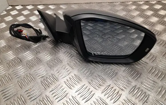 Volkswagen T-Roc Front door electric wing mirror E1041491