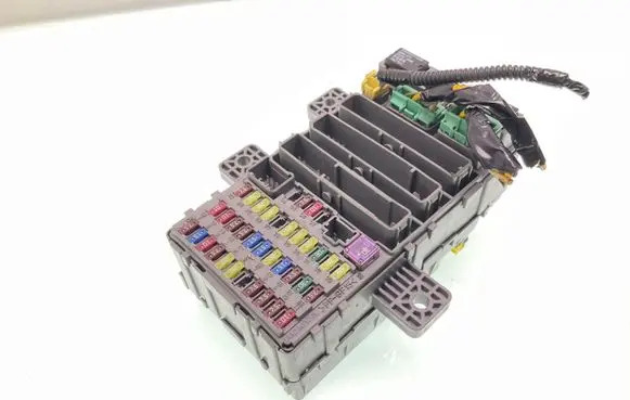 Honda Civic Fuse module 37842RN
