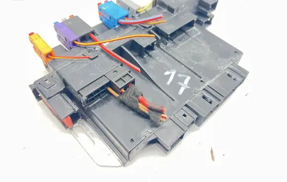 Mercedes-Benz S W220 SAM control unit A0325458332