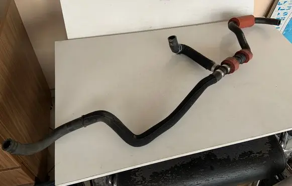 Audi A8 S8 D4 4H Engine coolant pipe/hose 4H1819672Q