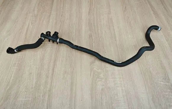 BMW 5 G30 G31 G38 Engine coolant pipe/hose 6821253