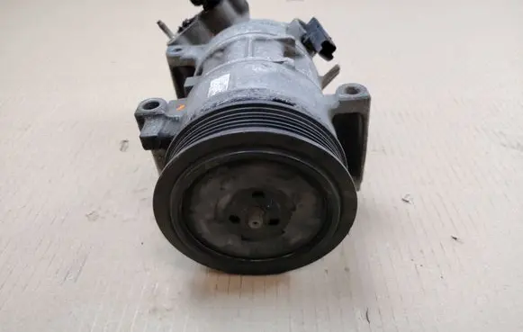 Opel Combo E Air conditioning (A/C) compressor (pump) 967565580