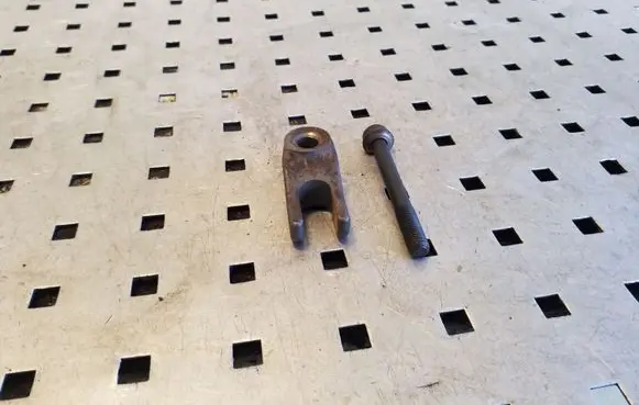 KIA Sportage Fuel Injector clamp holder