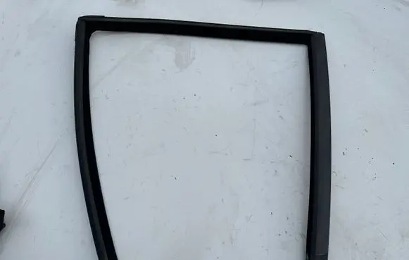BMW X5 E53 Rear side glass trim 