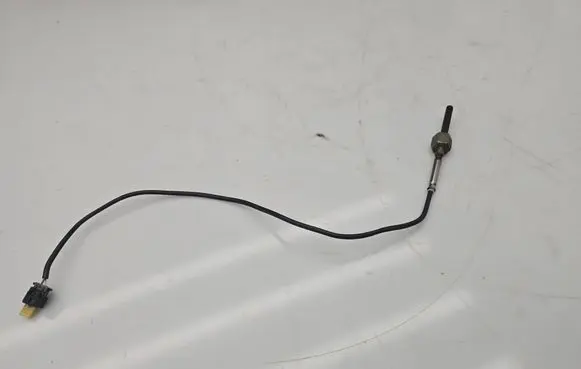 Mercedes-Benz Sprinter W906 Exhaust gas temperature sensor A0009053905