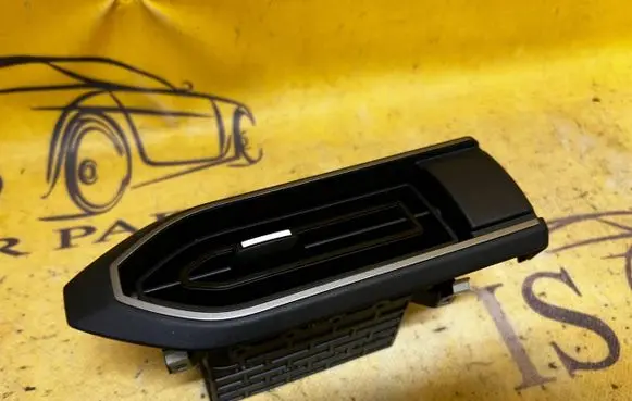 Dacia Sandero III Dashboard side air vent grill/cover trim 687606326R