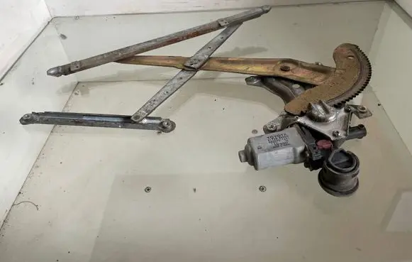 Toyota Avensis Verso Rear door window regulator with motor 8572044050 0620401641