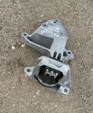 Nissan Qashqai Engine mount bracket 112326UB0A