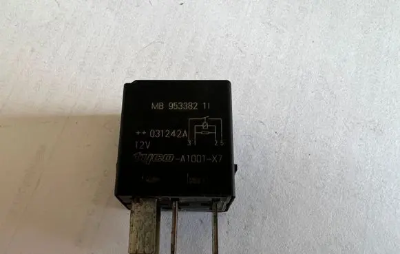 Volvo S40, V40 Other relay MB95338211 95338211 953382