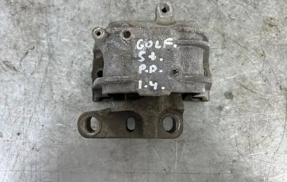 Volkswagen Golf Plus Engine mount bracket 1K0199262