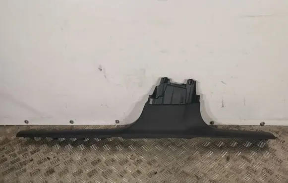 Peugeot 508 Front sill trim cover