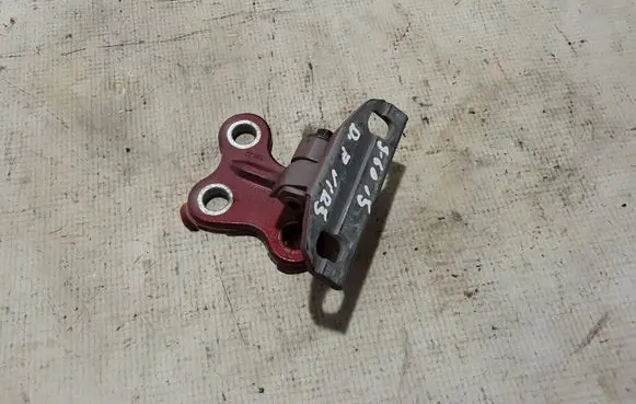 Volvo S60 Front door upper hinge 31218521