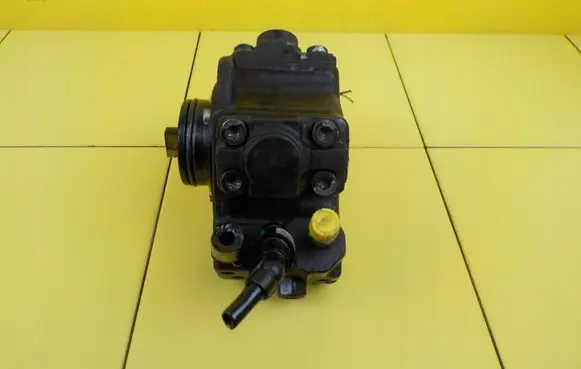 Opel Corsa E Fuel injection high pressure pump 55255416 29SP43