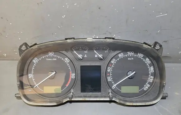 Skoda Octavia Mk1 (1U) Speedometer (instrument cluster) 1U0920841J 110080148015 1100801485
