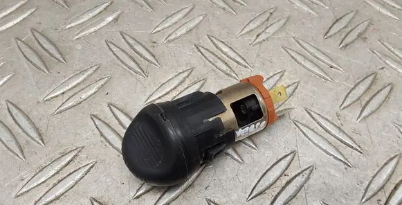Toyota Verso 12 V Socket (front) 