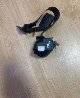 Ford Mondeo Mk III Middle seatbelt (rear) 43594 30002839 7628050