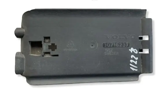 Volvo XC90 Center/middle under tray cover 30716237