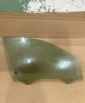 Audi Q3 8U Front door window glass four-door 8U0845202D