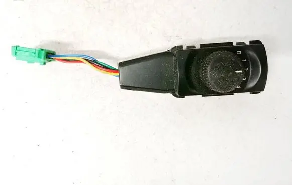 Peugeot 5008 Air conditioning (A/C) switch 400017004 400.017.004.02