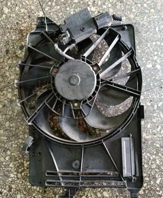 Ford Grand C-MAX Radiator cooling fan shroud 