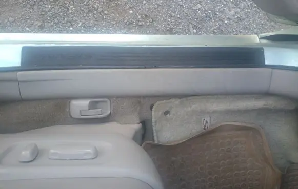 Toyota Sienna XL20 II Foot area side trim 