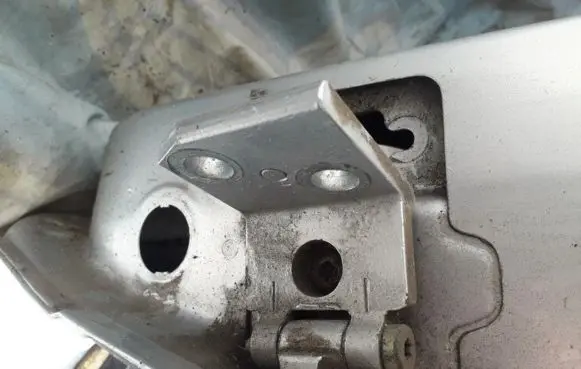 Citroen Xsara Picasso Rear door lower hinge