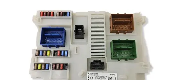 Volvo V60 Fuse module 31384933