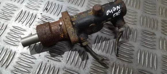 Ford Mondeo MK I Master brake cylinder