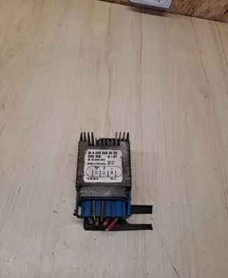 Mercedes-Benz A W168 Coolant fan relay A0255453232 898940000 ESG300