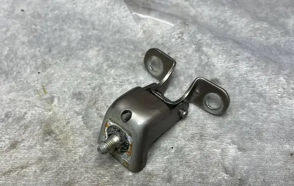 Peugeot 3008 II Rear glass lock/latch X70 8613E3