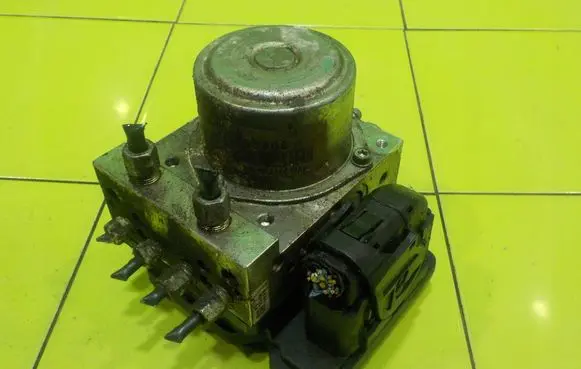 Volkswagen Golf IV ABS Pump 476601KK0A RP159