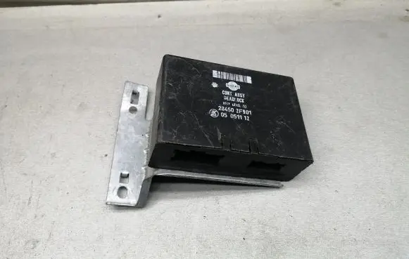 Nissan Primera Door central lock control unit/module 284502F901