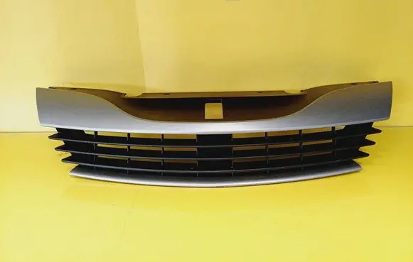 Renault Laguna II Front grill 8200012581