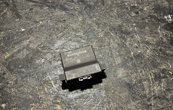 Audi A3 S3 8P Gateway control module 1K0907530D 1K0907951