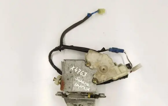 Subaru Impreza II Tailgate/trunk/boot lock/catch/latch 63100FE010