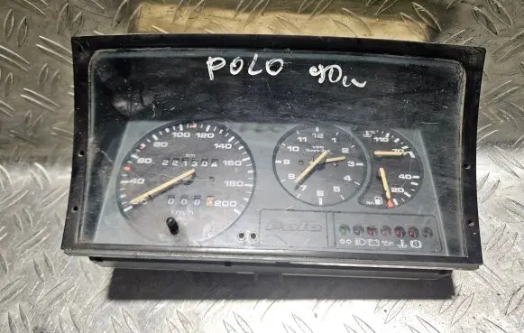 Volkswagen Polo II 86C 2F Speedometer (instrument cluster) 88471405