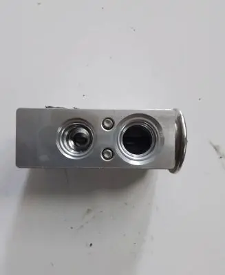 Renault Master III Air conditioning (A/C) expansion valve 52358590 A31101500
