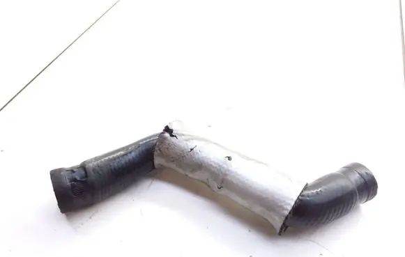 Coolant pipe/hose