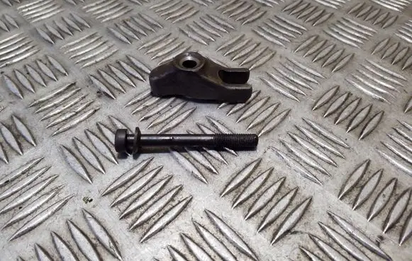 KIA Sorento Fuel Injector clamp holder