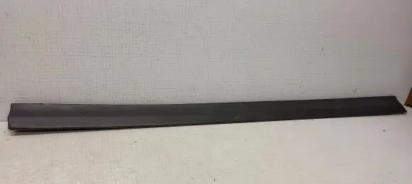 Volkswagen PASSAT B4 Front door trim (molding) 3A0853516