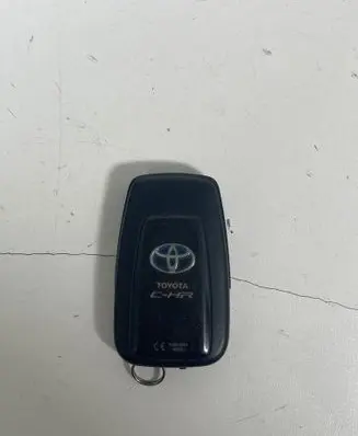 Toyota C-HR I Ignition key/card 
