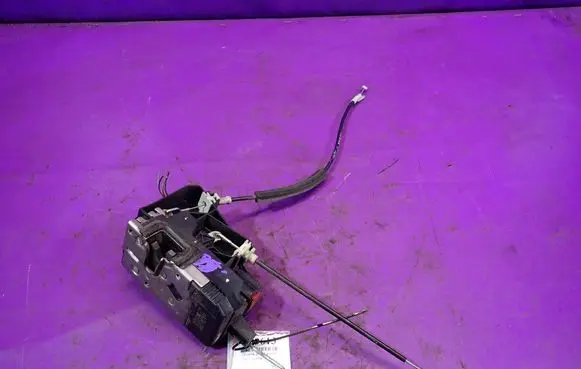 Opel Signum Front door lock 