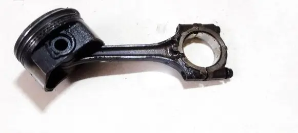 Toyota Corolla Verso AR10 Piston with connecting rod