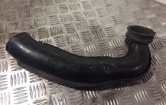 Ford Focus Air intake duct part 7M519A673BC 7M519A673CC