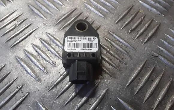Chrysler Sebring (JS) Airbag deployment crash/impact sensor P04896061AA 39754C