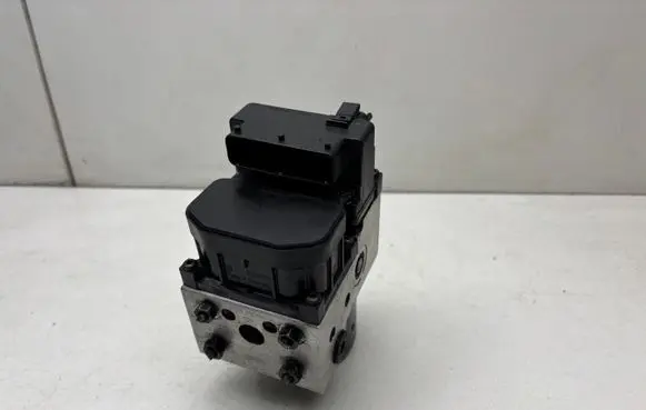 Volkswagen PASSAT B5 ABS Pump 8E0614111AB 0265216559