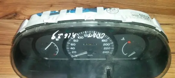Mitsubishi Colt Speedometer (instrument cluster) 758950 Nenustatyta