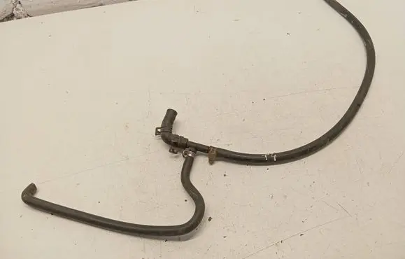 Engine coolant pipe/hose