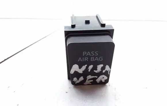 Nissan Versa Passenger airbag on/off switch 